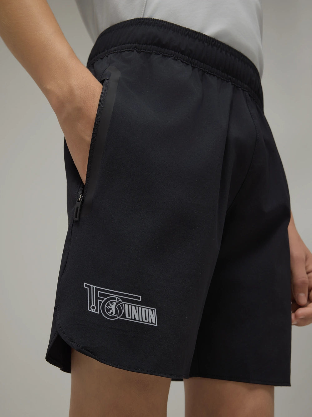 adidas Kinder Ausgehshorts schwarz - Team 26/27